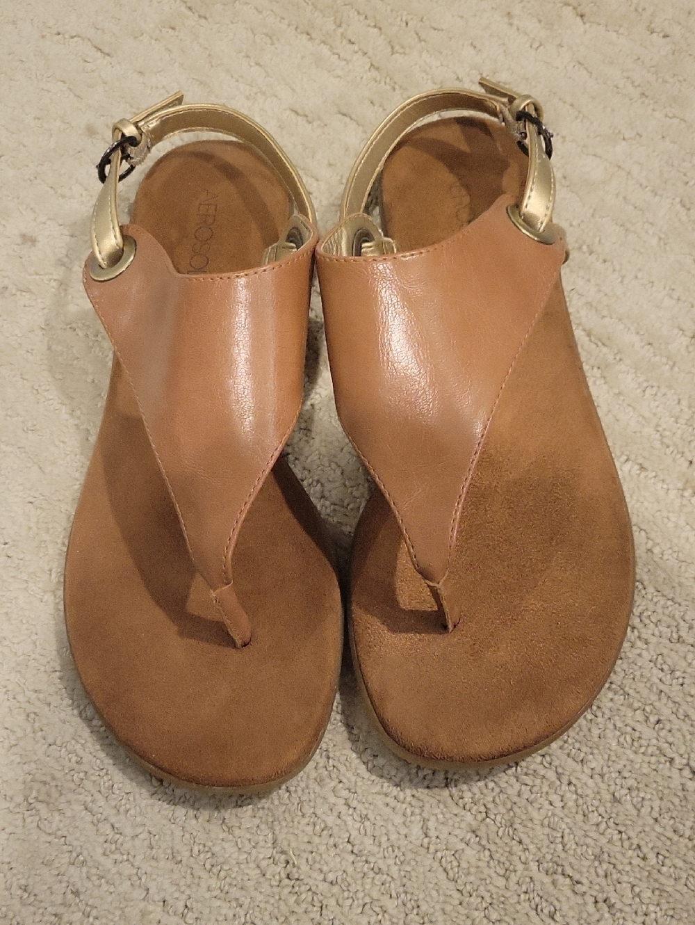 Aerosoles Tan Leather Thong Sandals with Gold Accent, Size 8
